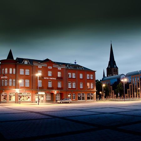 Hotel "Central" Inh Carolin Krause ビッターフェルト＝ヴォルフェン エクステリア 写真