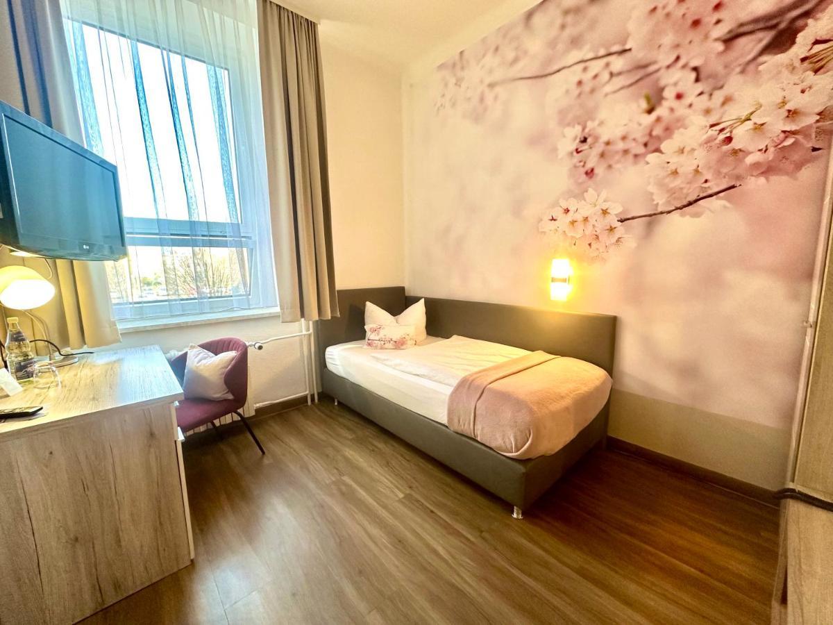 Hotel "Central" Inh Carolin Krause ビッターフェルト＝ヴォルフェン エクステリア 写真
