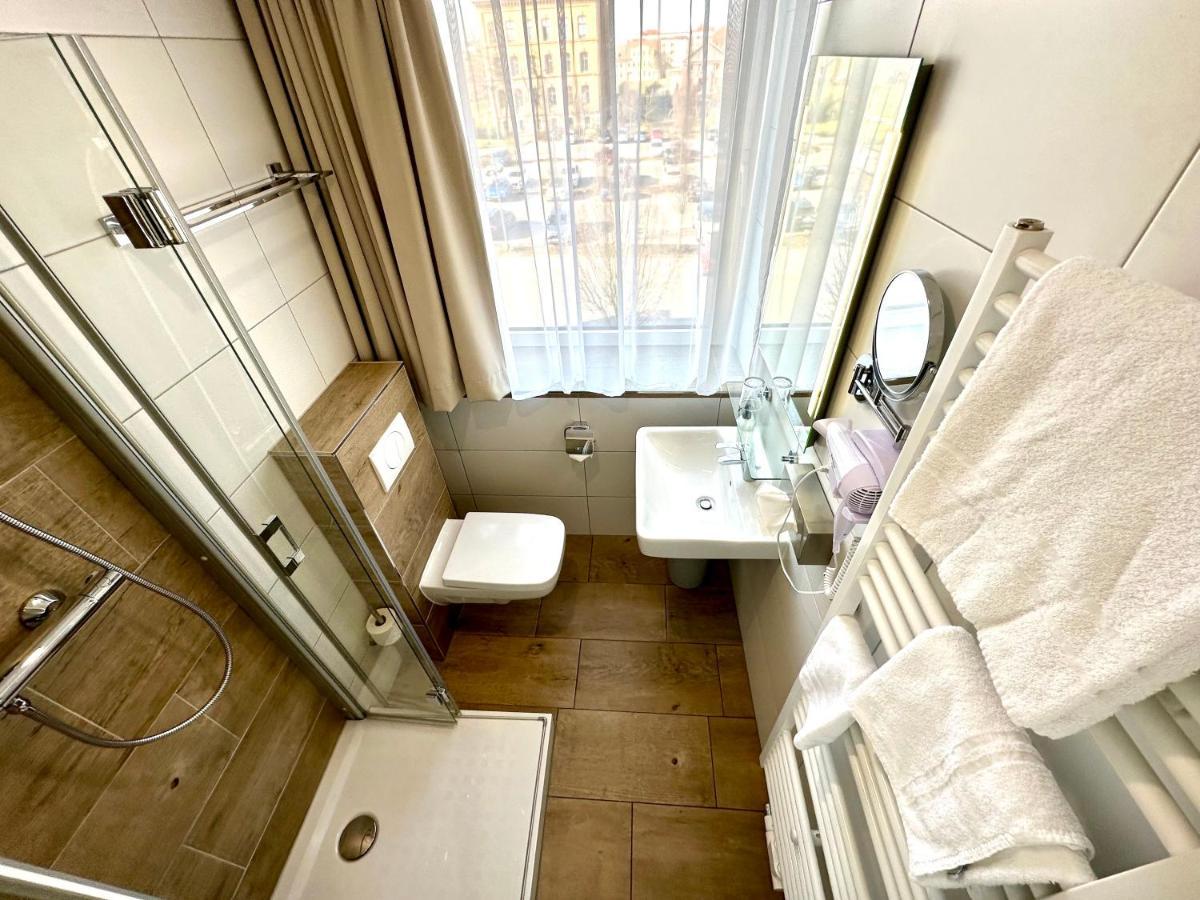 Hotel "Central" Inh Carolin Krause ビッターフェルト＝ヴォルフェン エクステリア 写真