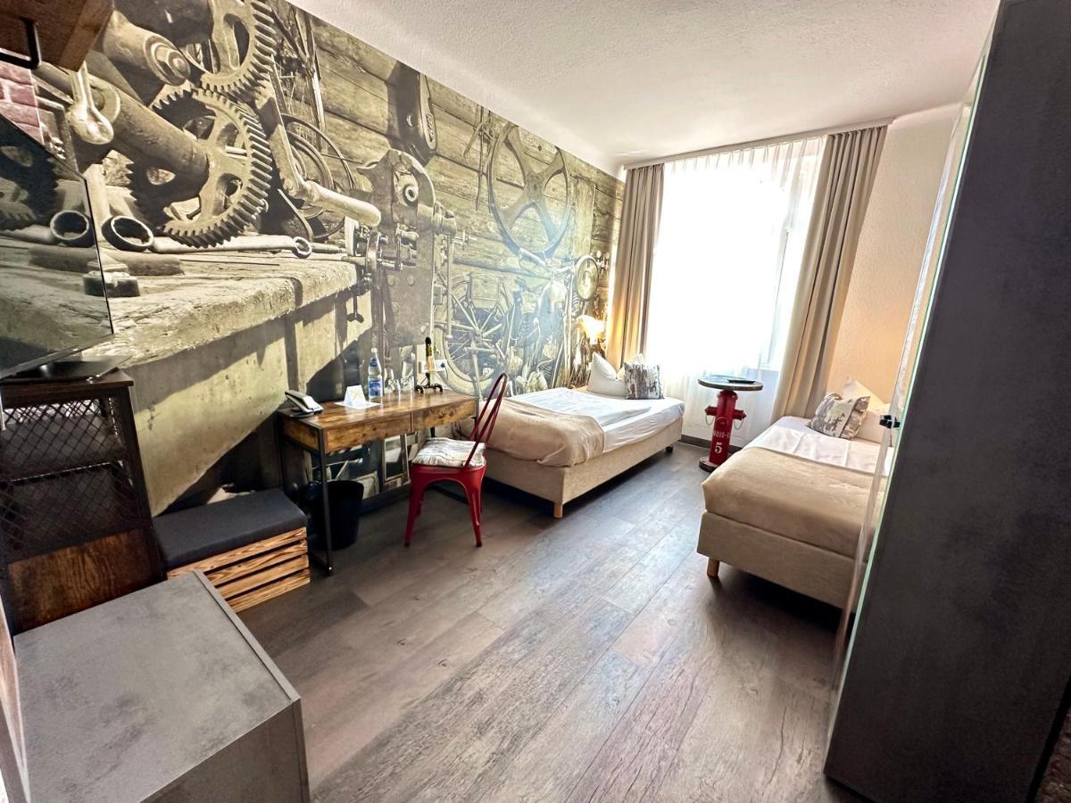 Hotel "Central" Inh Carolin Krause ビッターフェルト＝ヴォルフェン エクステリア 写真