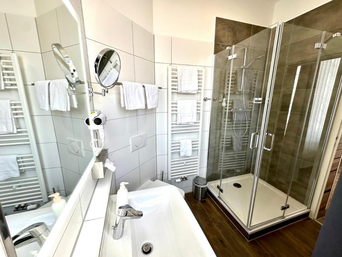 Hotel "Central" Inh Carolin Krause ビッターフェルト＝ヴォルフェン エクステリア 写真