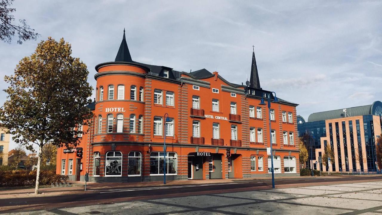 Hotel "Central" Inh Carolin Krause ビッターフェルト＝ヴォルフェン エクステリア 写真