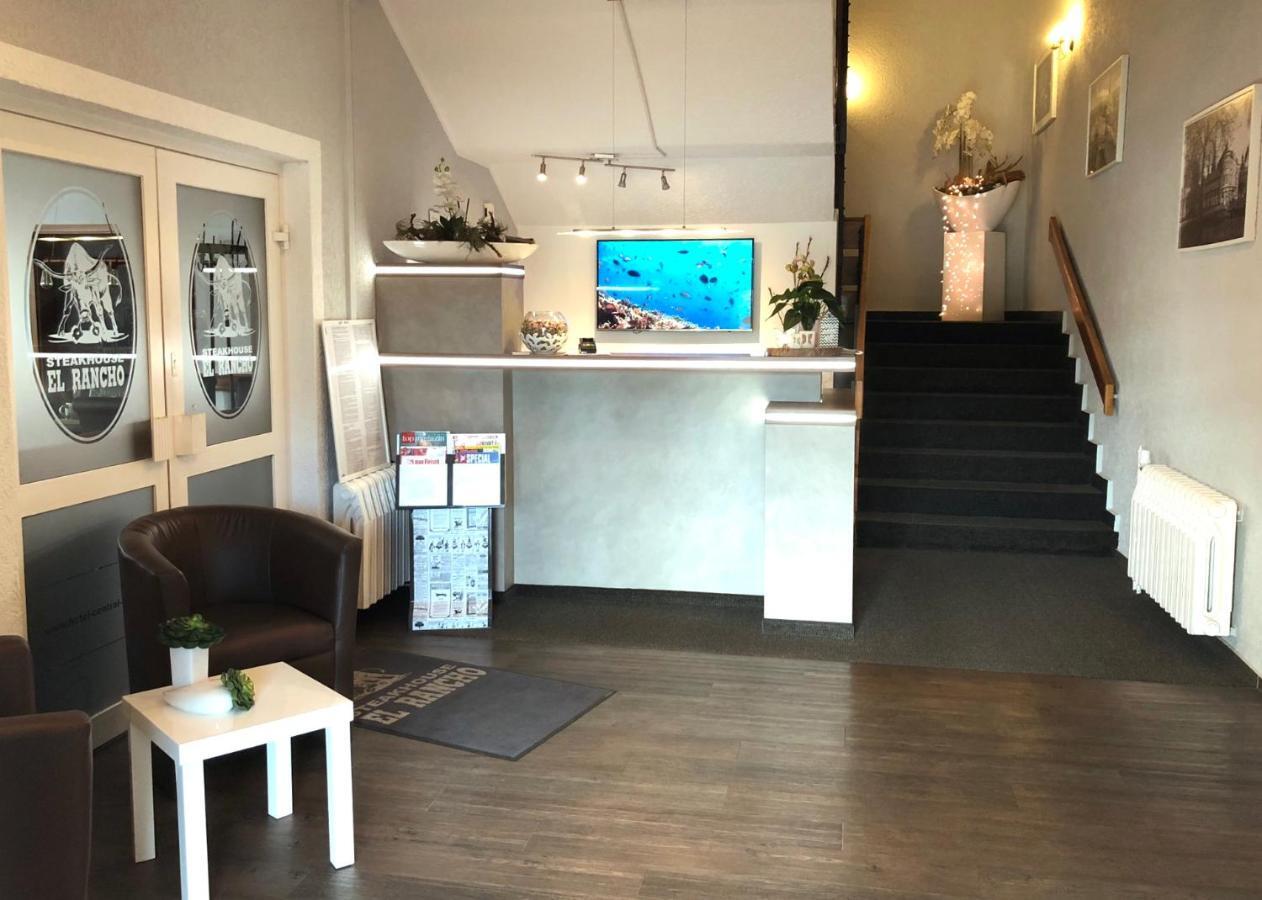 Hotel "Central" Inh Carolin Krause ビッターフェルト＝ヴォルフェン エクステリア 写真